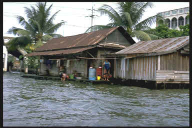 shanty.tif (295080 bytes)